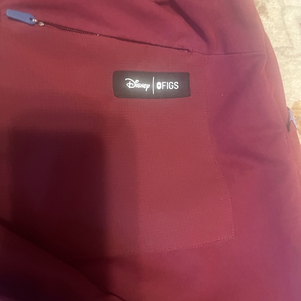 FIGS ULTRA RARE DISNEY Zamora scrub pants - Picture 6 of 6